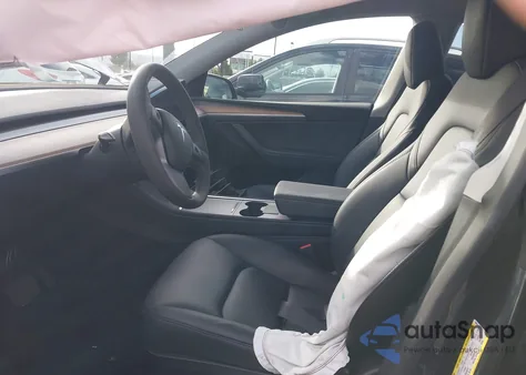 2024 Tesla Model Y Long Range Dual Motor All-Wheel Drive из США, поврежденный, VIN 7SAYGDEE2RA250834